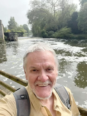 <span>Geoff, 63</span> <span style='width: 25px; height: 16px; float: right; background-image: url(/bitmaps/flags_small/UK.PNG)'> </span><br><span>Huntingdon, イギリス</span> <input type='button' class='joinbtn' style='float: right' value='JOIN NOW' />