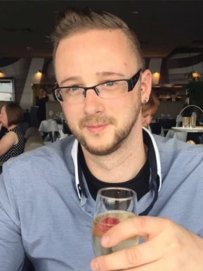 English men looking for love