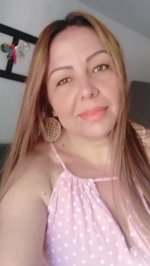 <span>Luz Amparo, 44</span> <span style='width: 25px; height: 16px; float: right; background-image: url(/bitmaps/flags_small/CO.PNG)'> </span><br><span>Pereira, コロンビア</span> <input type='button' class='joinbtn' style='float: right' value='JOIN NOW' />