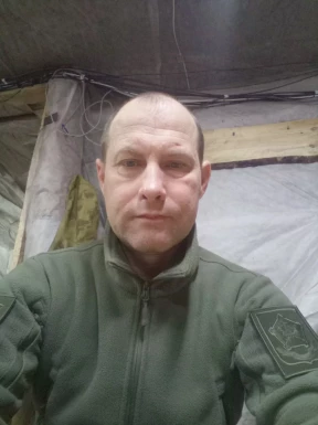 <span>Andrey, 48</span> <span style='width: 25px; height: 16px; float: right; background-image: url(/bitmaps/flags_small/RU.PNG)'> </span><br><span>Niznij Novg, ロシア</span> <input type='button' class='joinbtn' style='float: right' value='JOIN NOW' />